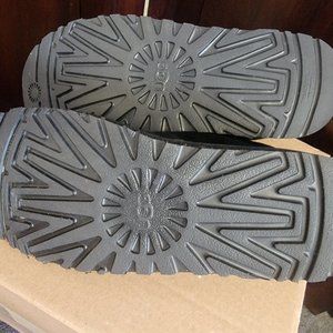 UGG Women's Neumel Boot SZ 10 EUR 41 NWOT